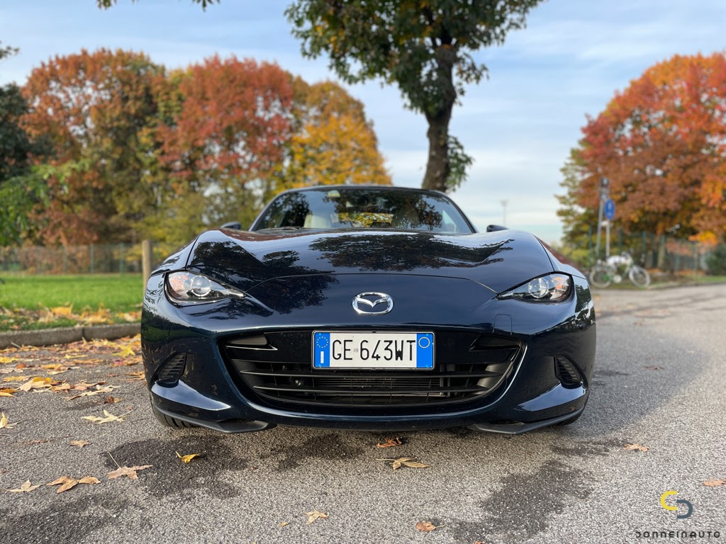 Mazda MX-5 2021: la femminilità è roadster