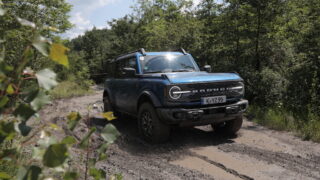 Ford Bronco fango